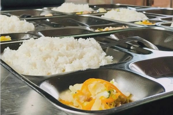 Học sinh gần 13h mới được ăn trưa, Sở GD&ĐT yêu cầu rà soát toàn thành phố