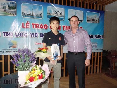 Học sinh lớp 10 đạt giải Nhất cuộc thi viết ước mơ du học