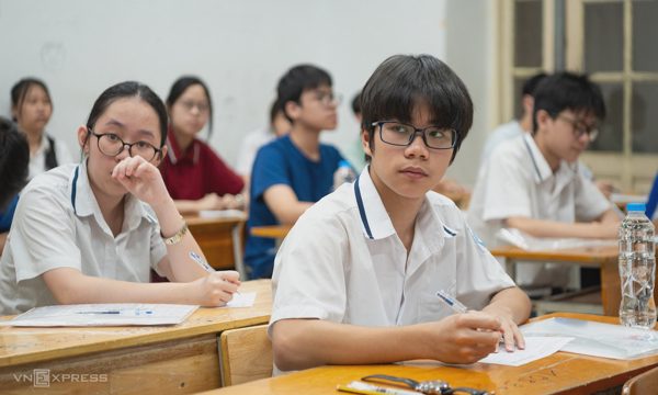 Học sinh lớp 6-12 có thể thi giữa kỳ, cuối kỳ trên máy tính
