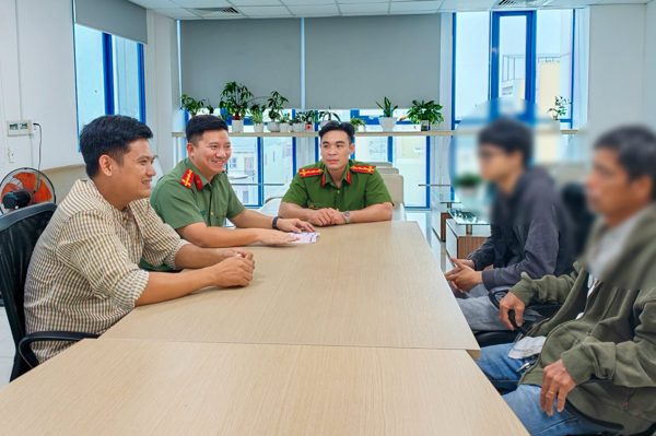 Học sinh ở Cần Thơ bất ngờ nhận 464 triệu đồng, gia đình khóa tài khoản