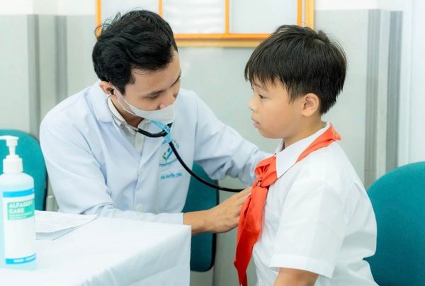 Học sinh toàn quốc sẽ được khám sàng lọc 5 nhóm bệnh, tật học đường