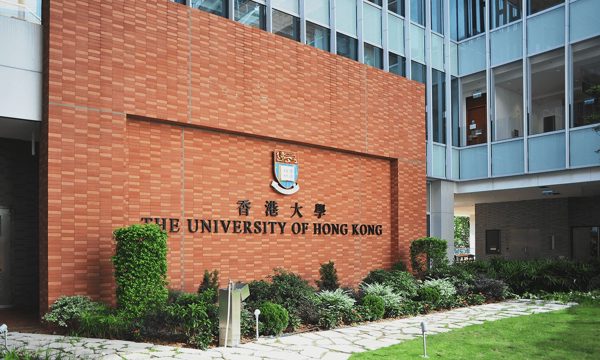 Học sinh trường công 'lép vé' trên đường vào đại học ở Hong Kong