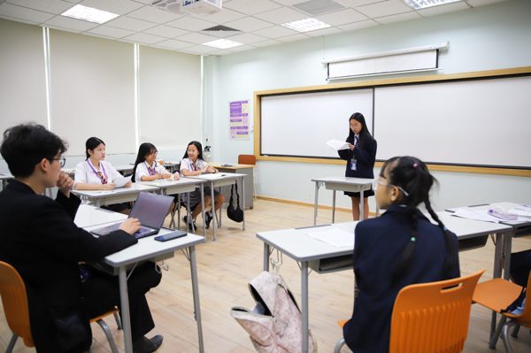 Học sinh Việt Nam và Trung Quốc tranh tài ở sân chơi tranh biện, hùng biện bằng tiếng Anh