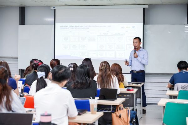 Học thạc sĩ ứng dụng: Đào tạo kiến thức chuyên sâu gắn với bài toán vận hành doanh nghiệp
