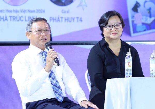 Học Văn thời AI: Đừng để công nghệ tư duy thay mình