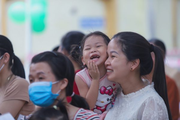 'Hội chợ diệu kỳ' cho bệnh nhi Nghệ An