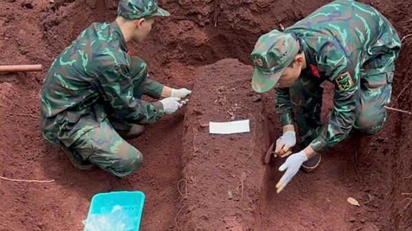 [Hỏi-Đáp] Thực hiện thủ tục di chuyển hài cốt liệt sĩ về nghĩa trang liệt sĩ quê nhà như thế nào?