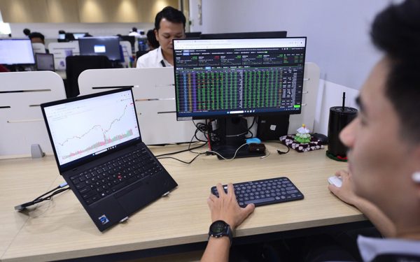 'Hồi hộp' Fed trước giờ quyết định lãi suất, Việt Nam sẽ chịu tác động thế nào nếu chốt tăng?