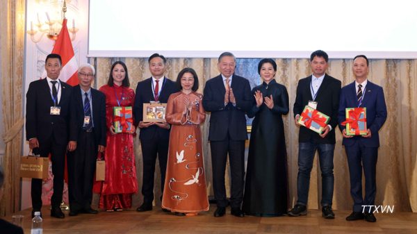 Hội nhập tốt, giữ gìn tình cảm với quê hương, chung sức xây dựng đất nước hùng cường và thịnh vượng