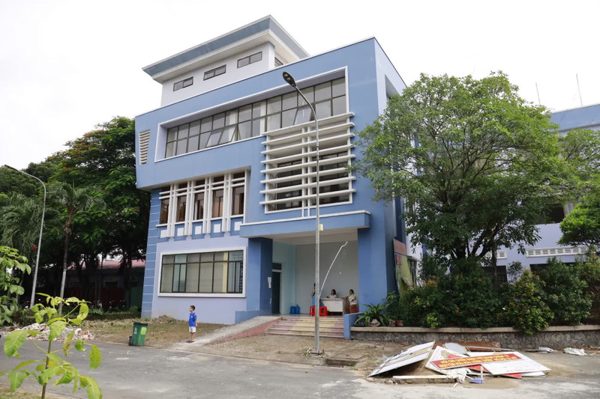 Hồi sinh trụ sở hành chính thành bệnh viện