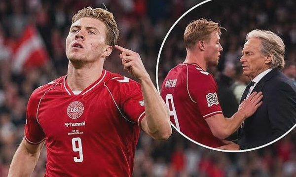 Hojlund ăn mừng kiểu của Ronaldo, đẩy HLV Bồ Đào Nha