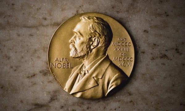 Hôm nay công bố giải Nobel Hóa học 2026