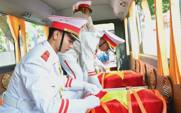 Hôm nay, đưa 731 Anh hùng liệt sĩ từ công viên Lê Thị Riêng về yên nghỉ tại Nghĩa trang liệt sĩ TP.HCM