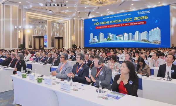 Hơn 1.000 chuyên gia y tế Việt Nam và thế giới chia sẻ kinh nghiệm y khoa