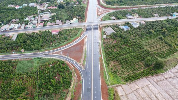Hơn 1.700 tỷ làm 5 km đường nối cao tốc với sân bay Buôn Ma Thuột