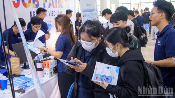 Hơn 10.400 cơ hội việc làm tại VKU Job Fair 2026