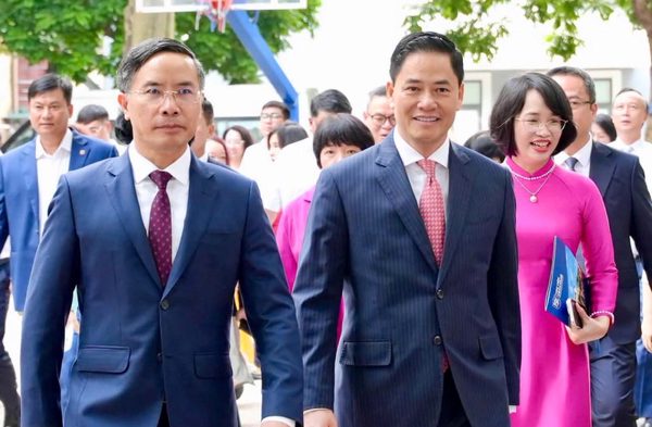 Hơn 10 tỉ đồng học bổng cho sinh viên Học viện Ngân hàng