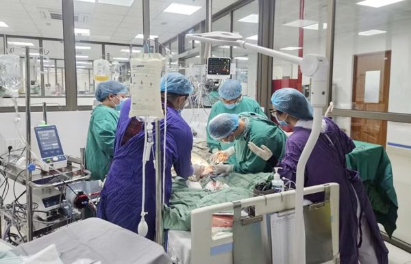 Hơn 2 tháng cứu người đàn ông ngừng tim trên xe cấp cứu