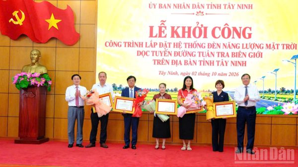 Hơn 21 tỷ đồng thắp sáng 230km đường tuần tra biên giới Tây Ninh