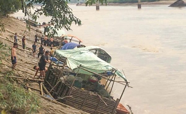 Hơn 3 tấn cá lồng nuôi trong lòng hồ thủy điện bị chết