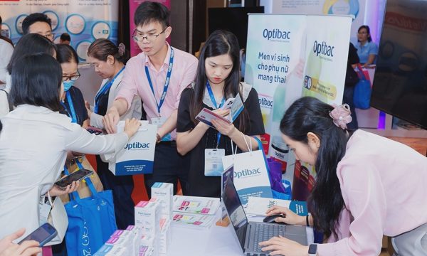 Hơn 300 chuyên gia y tế ghé thăm gian hàng của Optibac