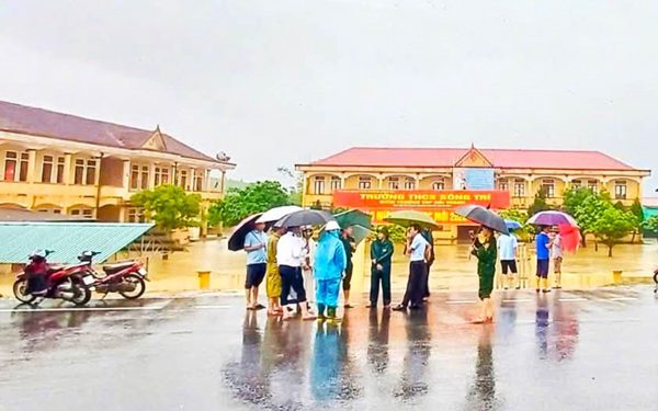 Hơn 300 học sinh nghỉ học do điểm trường bị ngập