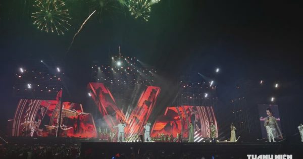 Hơn 40.000 khán giả đội mưa xem concert ‘Tổ quốc trong tim’