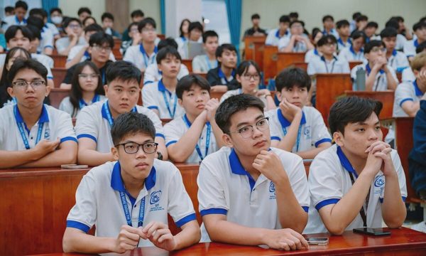 Hơn 44.000 sinh viên nhận học bổng 3,7-5,5 triệu đồng/tháng