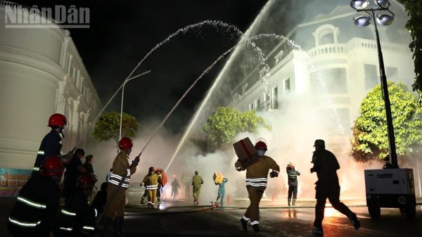 Hơn 600 người ở Sơn La tham gia diễn tập ứng phó thảm họa cháy lớn