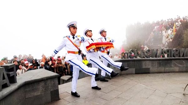 Hồn Tổ quốc khắc nên hình đất nước