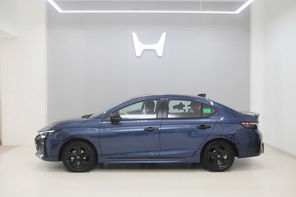 Honda City mới thêm tiện ích, giữ nguyên giá từ 539 triệu đồng