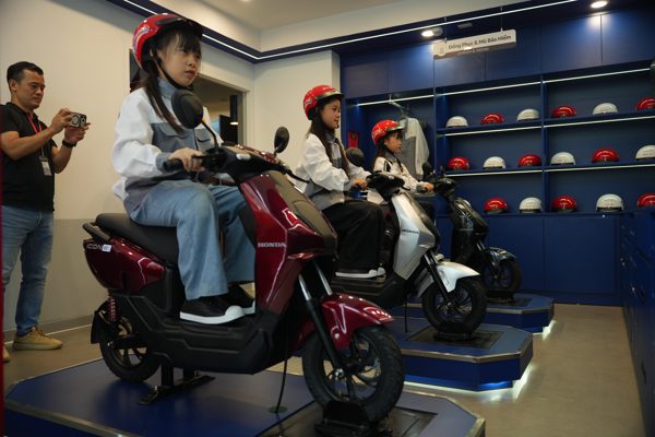 Honda mở trung tâm trải nghiệm công nghệ xe máy điện dành cho trẻ em tại Hà Nội