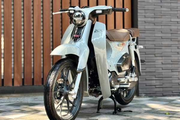 Honda Super Cub C125 2026 nhập Thái về Việt Nam giá gần 90 triệu đồng