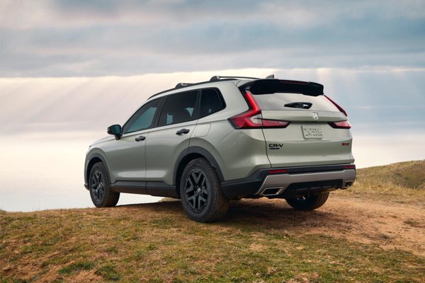Honda 'tất tay' với xe hybrid, hé lộ về CR-V đời mới