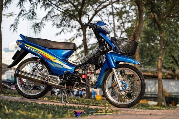 Honda Wave biển ngũ quý 2 độ loạt đồ chơi hàng hiệu từ 'đầu đến chân'