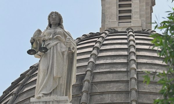 Hong Kong muốn mở phiên tòa cả buổi tối do lượng vụ án tăng cao