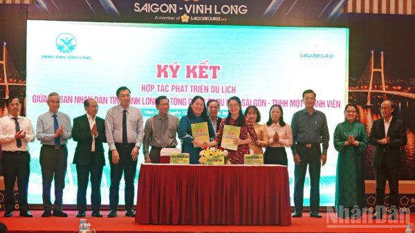 Hợp tác đưa du lịch Vĩnh Long cất cánh