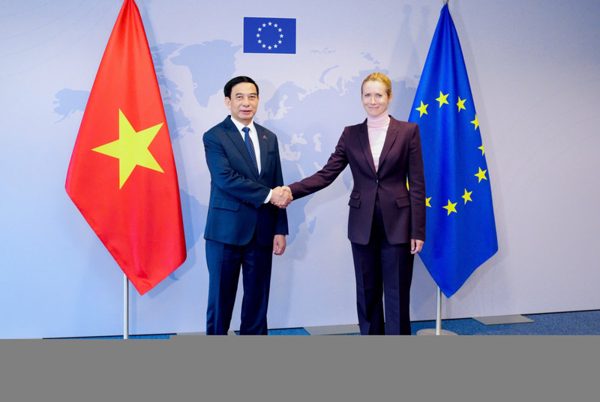 Hợp tác Quốc phòng Việt Nam-EU ngày càng mở rộng