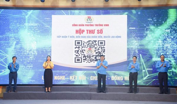 “Hộp thư số” đưa tiếng nói công nhân đến với Công đoàn