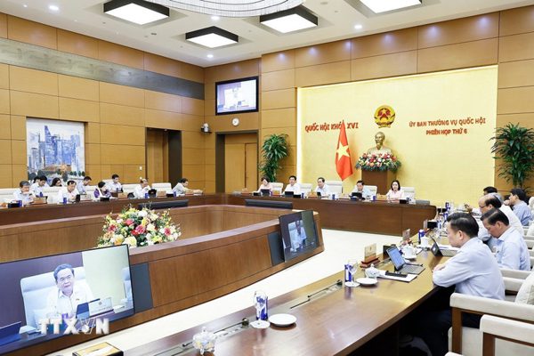 Họp Ủy ban Thường vụ Quốc hội: Hoàn thiện khung pháp lý quản trị biển hiện đại