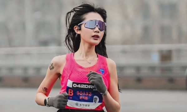 Hotgir chạy bộ Hàn Quốc qua đời sau khi quỵ ngã gần đích