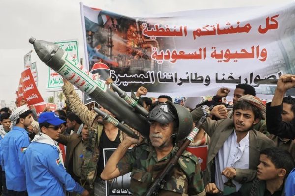 Houthi có vũ khí gì khiến lưới phòng không đắt đỏ của Ả-rập Xê-út bất lực?