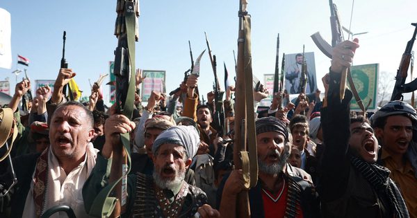 Houthi phóng 3 tên lửa vào trại huấn luyện ở Yemen, tấn công Ả Rập Xê Út