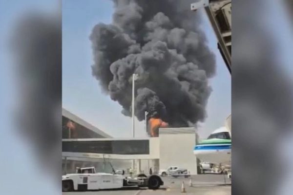 Houthi tấn công sân bay Ả rập Xê út làm 12 người chết, 309 người bị thương