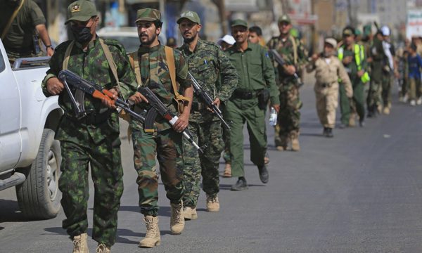 Houthi tiến vào thành phố cảng chiến lược, đe dọa 'yết hầu biển Đỏ'