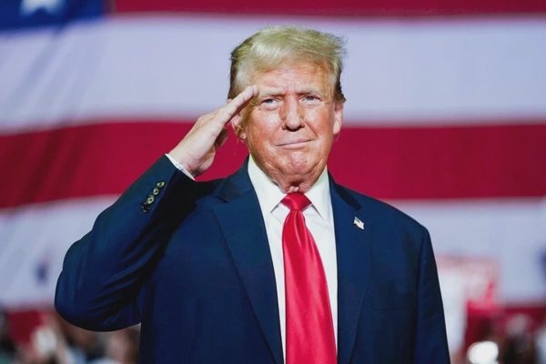 Houthi và Ukraine đẩy Tổng thống Trump vào "thế khó"