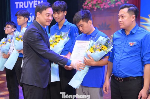 Huế, Bắc Ninh tuyên dương thanh niên tiêu biểu