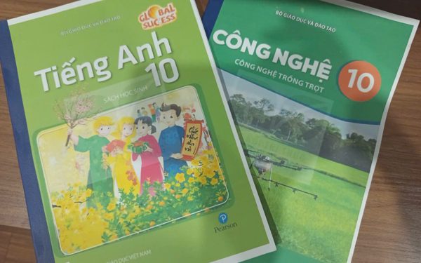 Huế 'chạy' sách giáo khoa cho 21% học sinh còn thiếu sau khai giảng