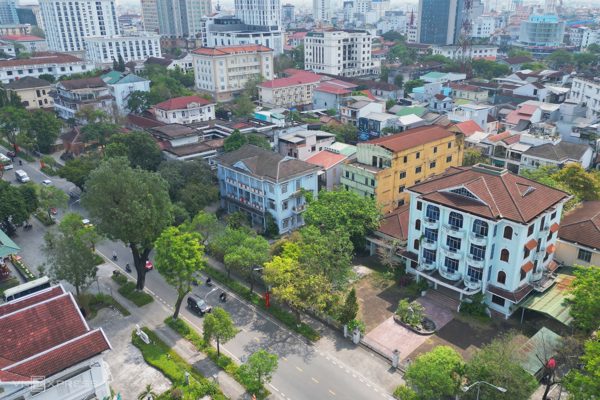 Huế đấu giá các khu đất có trụ sở bỏ hoang ven sông Hương