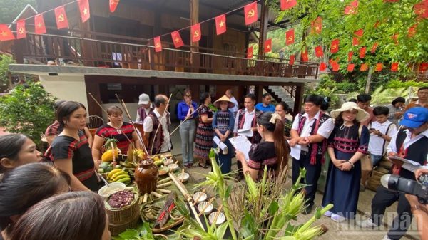 Huế hỗ trợ hơn 1,3 tỷ đồng tổ chức Ngày hội Đại đoàn kết tại 589 khu dân cư